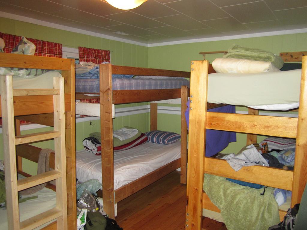 Beez Kneez Bakpakers Hostel Γουάιτχορς Δωμάτιο φωτογραφία